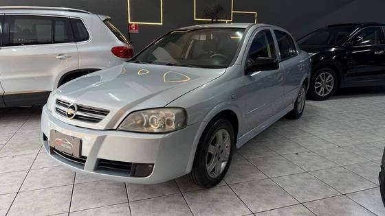 CHEVROLET ASTRA 2.0 MPFI ADVANTAGE 8V FLEX 4P MANUAL CHEVROLET ASTRA 2.0 MPFI ADVANTAGE 8V FLEX 4P MANUAL
